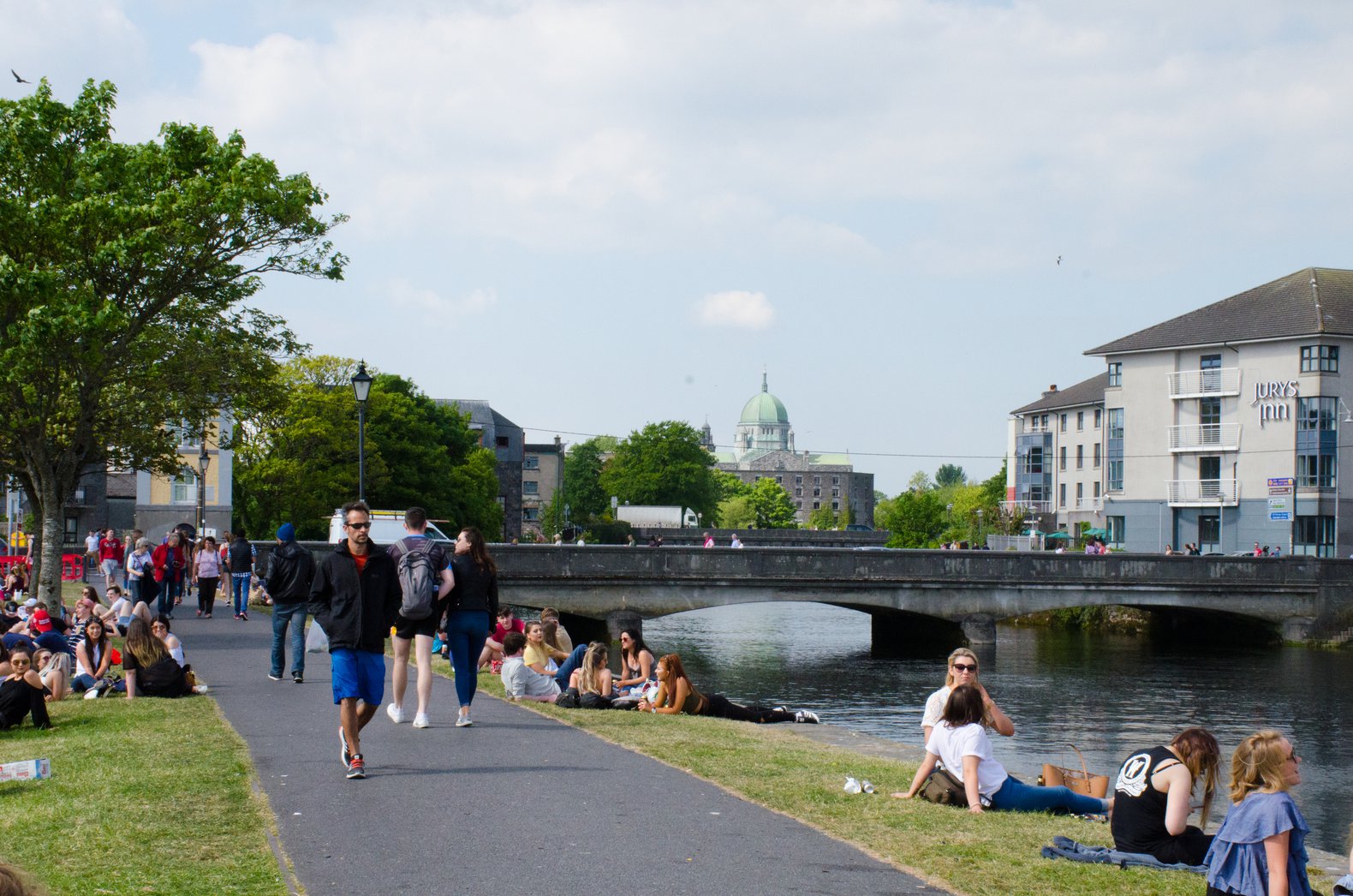 Galway vs Dublin / Whats on in Galway