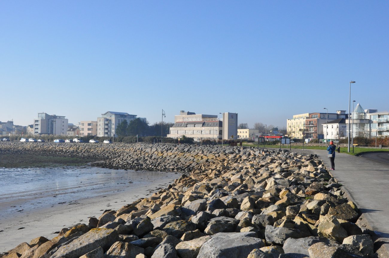 Walk the prom in Salthill | GCI Walking Tour